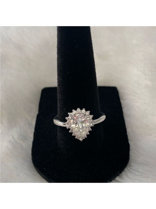 Jewelry - Women’s size 9 Moissanite tear drop with halo ring 1.80ct